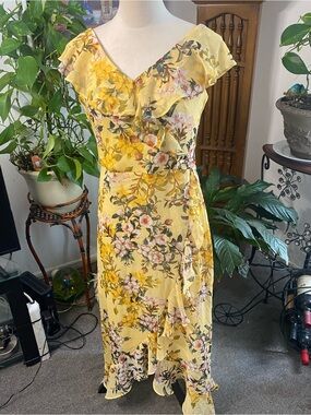 London Times Yellow Floral Maxi Dress with Ruffle Cap Sleeves Size 10